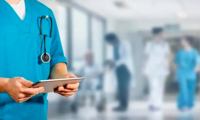 Personal médico del Hospital Pablo Tobón Uribe en Medellín, donde hay más de 2.000 vacantes urgentes con contrato indefinido. FOTO: GETTY