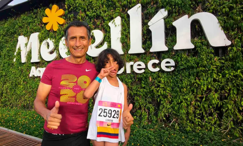 Maratón Medellín: 26.000 latidos, un anillo y muchas historias en una vibrante jornada que arrancó de madrugada