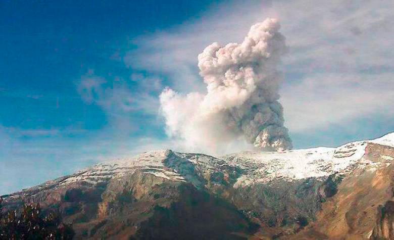 El nivel de actividad del volcán se mantiene en amarillo, según el SGC. Foto: Servicio Geológico Colombiano