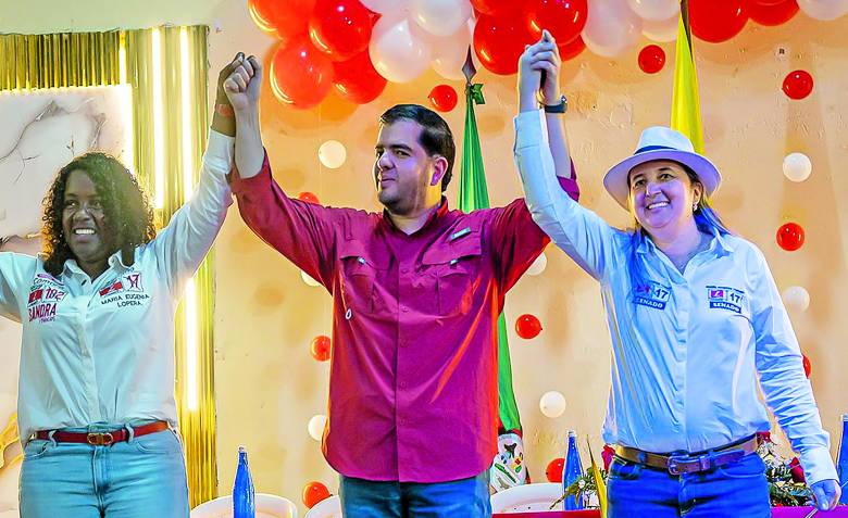 Arriba, Julián Bedoya y María Eugenia Lopera. A la derecha, Carlos Andrés Trujillo y abajo Daniel Restrepo, su heredero político para el Senado. FOTOS CORTESÍA