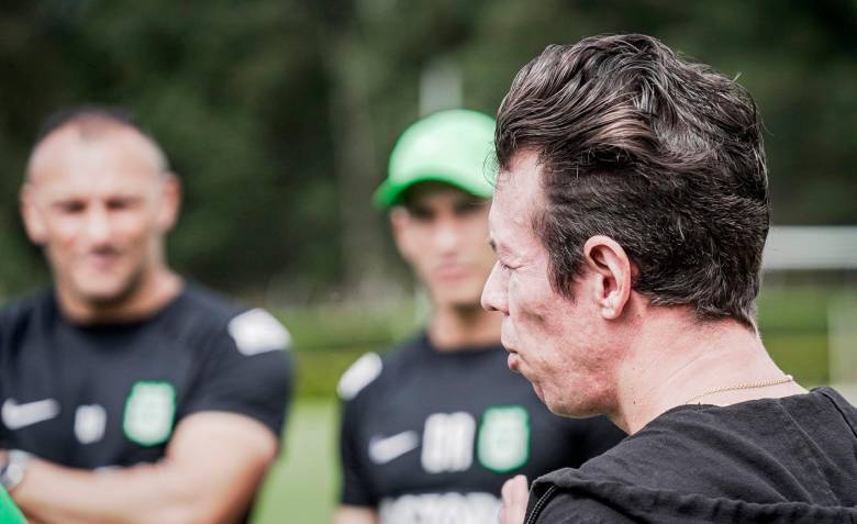 Rigoberto Urán visitó con su familia la sede deportiva de Atlético Nacional donde compartió con los integrantes del equipo femenino y masculino. FOTO ATLÉTICO NACIONAL 