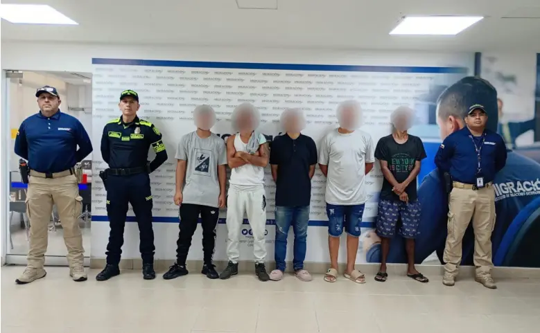 Cinco extranjeros fueron expulsados tras operativo de Migración Colombia. FOTO: Migración Colombia 
