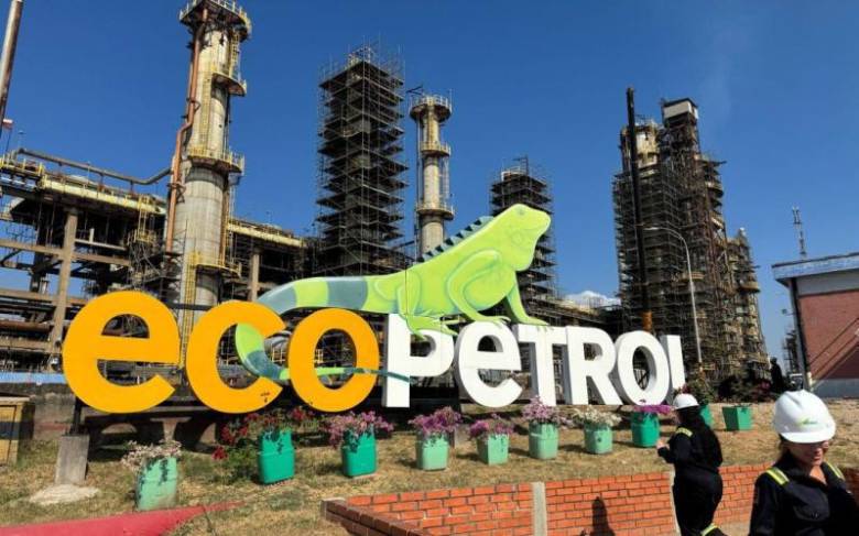 Ecopetrol que alguna vez valió más que Petrobras hoy es la más endeudada de las 12 grandes petroleras del planeta. FOTO: Colprensa.