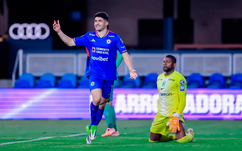 Cruz Azul, con Kevin Mier en el arco, ganó el partido amistoso ante Atlético Nacional, en el duelo disputado en Estados Unidos. FOTO: Tomada de X @CruzAzul