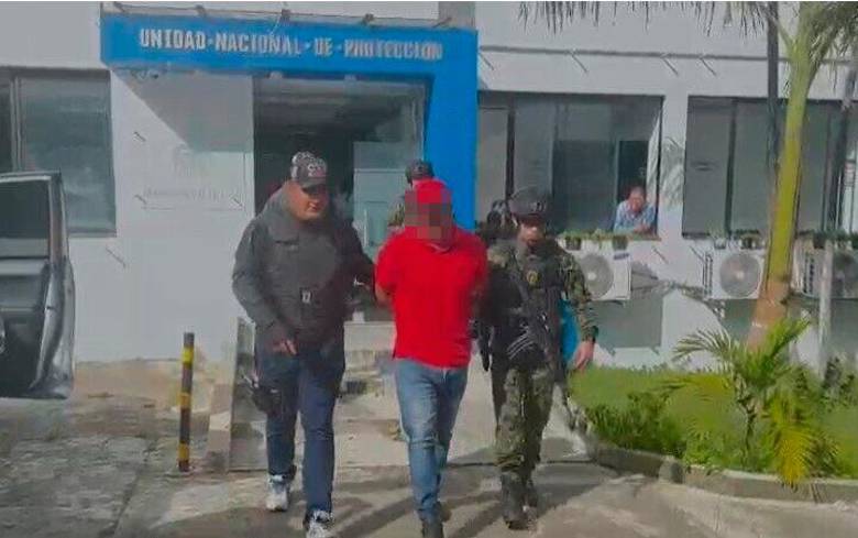 El funcionario fue capturado en las instalaciones de la UNP en Medellín. FOTO Captura de video cortesía