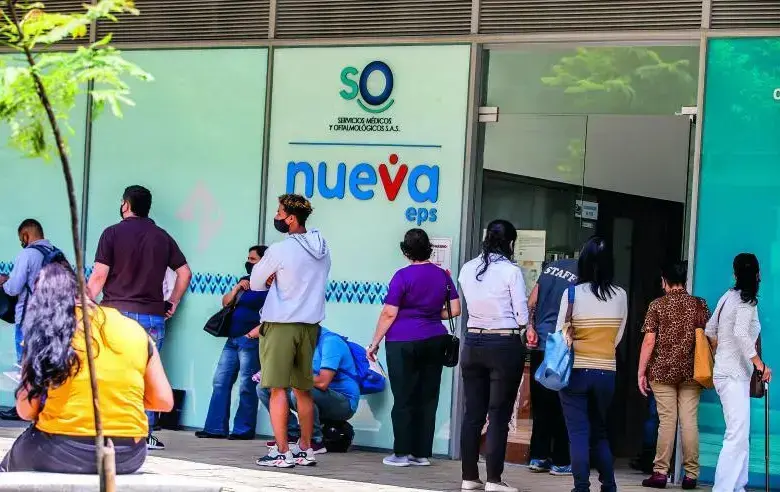 Según la Superintendencia de Salud, durante 2025 se presentaron 2’048.435 quejas por asuntos que van desde la falta de medicamentos, líos en materia de atención y prestación del servicio, o brechas para el acceso oportuno a tratamientos. FOTO: JULIO HERRERA.