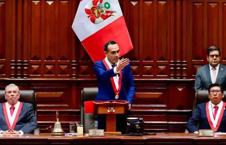 El titular del Congreso, José Jerí Oré, asumió la presidencia del Perú tras la destitución de Dina Boluarte. Su llegada al poder está marcada por denuncias de abuso sexual, corrupción y desobediencia judicial. Foto: redes sociales @josejeriore