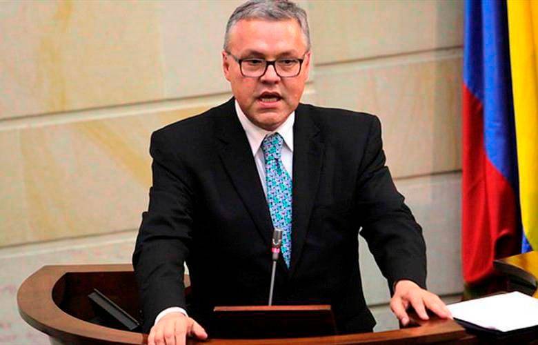 Osuna defendió que “las marchas son vivas, son en la calle, con voz airada”. Advirtió que “si a eso llaman descontrol, pues ya no es problema mío”. FOTO: COLPRENSA 