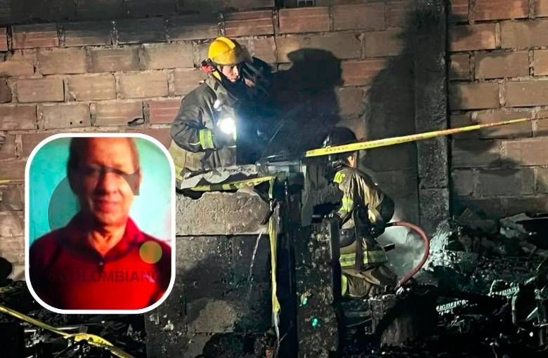 Personal del Cuerpo de Bomberos de Medellín apagaron las llamas y ayudaron en la recuperación del cadáver de la víctima de esta emergencia, identificada como Oswaldo Hernández, de 65 años. FOTO: CORTESÍA