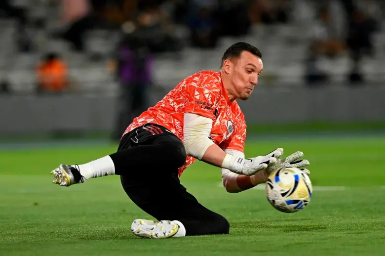 El arquero Franco Armani, de 39 años, no cuenta con un buen presente en River Plate, ya que en la temporada suma una sola aparición, en la derrota 1-0 ante Vélez Sarsfield, en febrero pasado. FOTO GETTY 