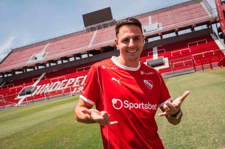 El defensor antioqueño Santiago Arias espera vivir su tercer Mundial con Colombia. Ya consiguió equipo y estará con el Independiente de Argentina. FOTO TOMADA @INDEPENDIENTE