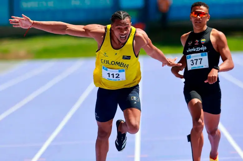 El antioqueño Jhonatan Julio Hoyos ganó medalla de bronce en los 400 metros masculinos. FOTO: MANUEL SALDARRIAGA 