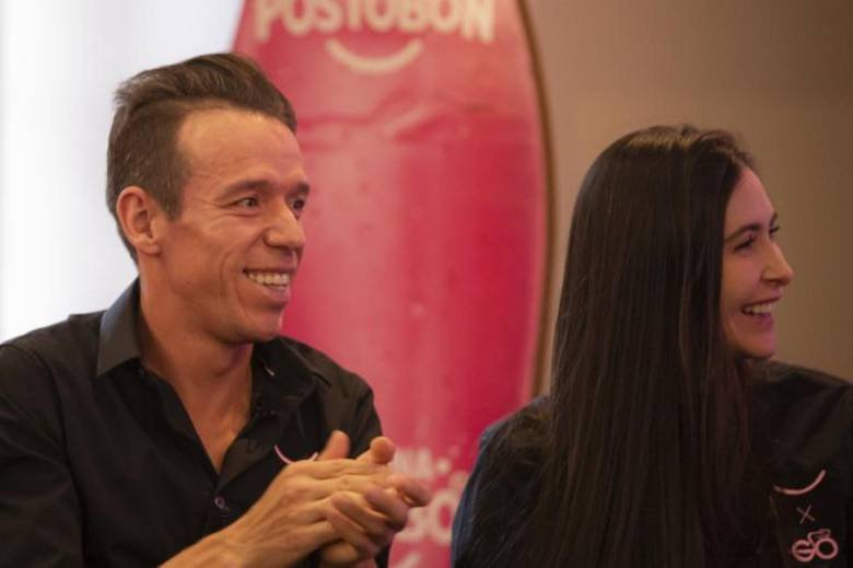 Rigoberto Urán y su esposa Michelle Durango, tienen dos hijos Carlota y Máximo, con quienes el ciclista antioqueño comparte divertidos momentos. FOTO EC