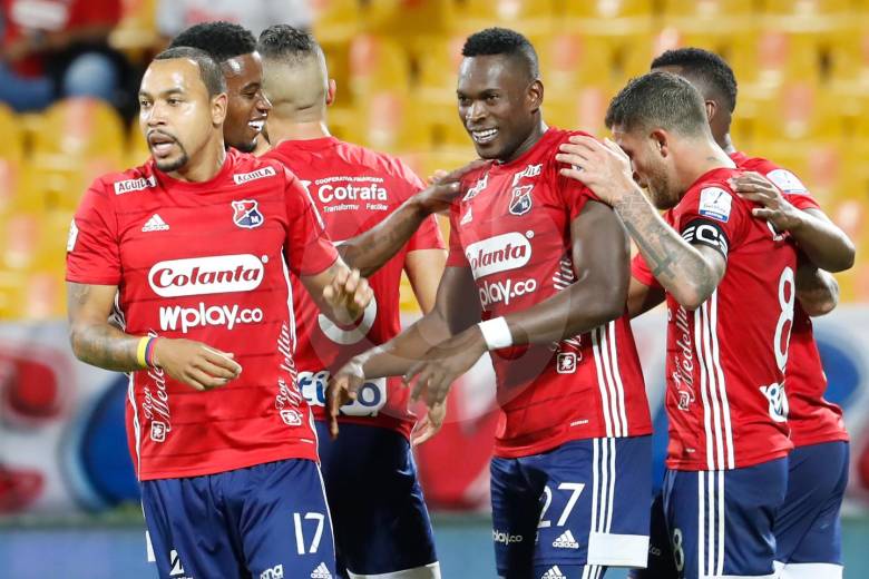 Diber Cambindo celebra su segundo doblete, consecutivo, con Independiente Medellín en la Liga Betplay. FOTO MANUEL SALDARRIAGA