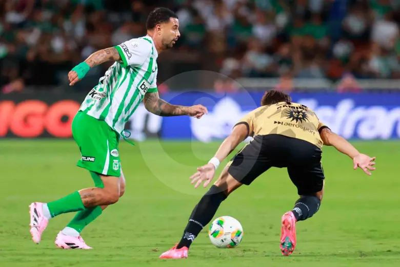 Atlético Nacional juega el duelo ante Águilas Doradas en el Atanasio Girardot. FOTO MANUEL SALDARRIAGA 