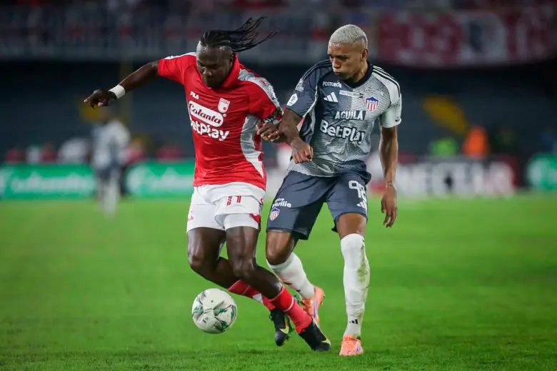Hugo Rodallega fue la figura en la final de Santa Fe ante Junior, marcó gol en el Metropolitano y también en El Campín. FOTO COLPRENSA 