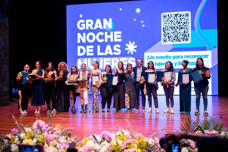 La ceremonia de premiación fue hace ya casi dos semanas en el Teatro Metropolitano. FOTO Cortesía Alcaldía de Medellín