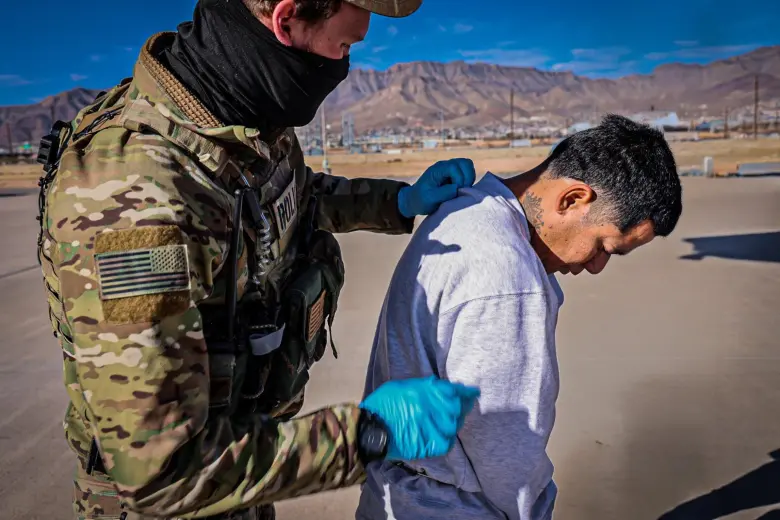 La secretaria del Departamento de Seguridad Nacional (DHS), Kirsti Noem, aseguró en su cuenta de X que Guantánamo acogerá “lo peor de lo peor”. FOTO: Tomada de X @Sec_Noem