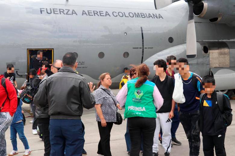 Los aviones Hércules C-130 de la Fuerza Aeroespacial Colombiana trasladaron al equipo de rescate USAR COL-1 hacia Venezuela y permitieron la repatriación de 47 connacionales, incluidos 19 niños deportistas. FOTO: CORTESÍA