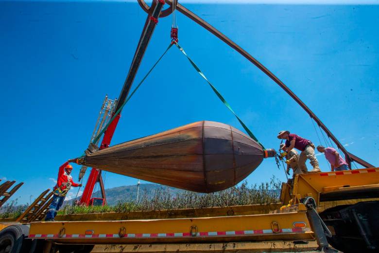 La plomada fue llevada hasta un taller para su reparación y mantenimiento. FOTO ESNEYDER GUTIÉRREZ