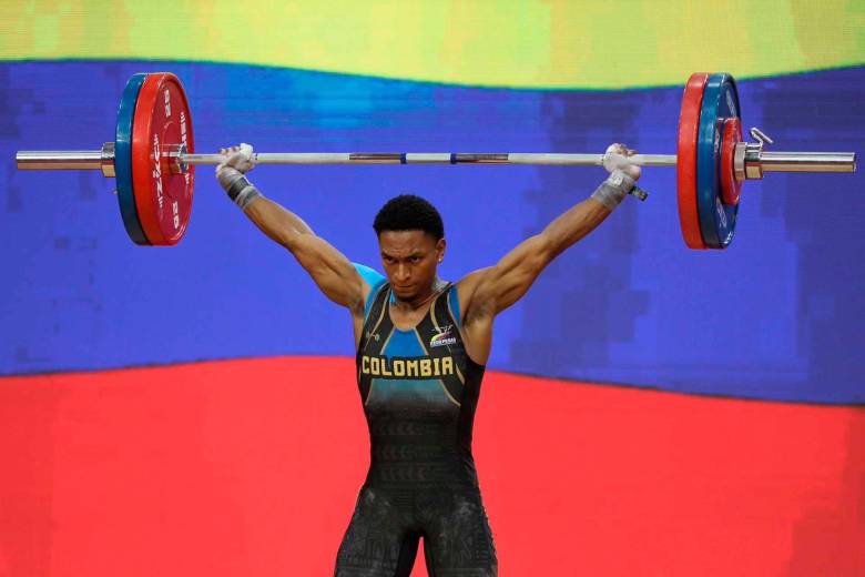 El antioqueño Héctor Viveros respondió a su favoritismo con oro en el levantamiento de pesas, en la primera jornada de los Juegos Bolivarianos de Ayacucho, Perú. FOTO CORTESÍA COC