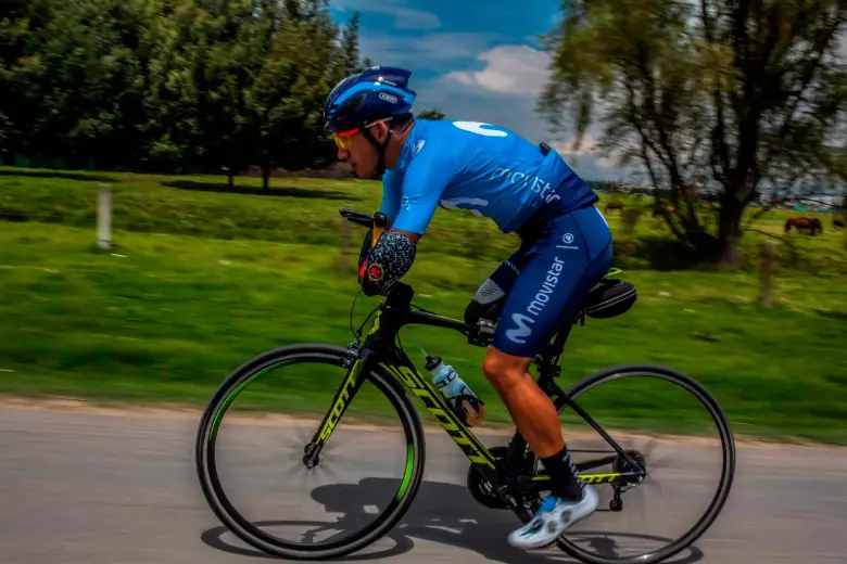 Juan José Florían en competencia durante los campeonatos nacionales de paraciclismo en Bogotá, evento realizado por la Federación de Ciclismo de Colombia. FOTO GETTY 