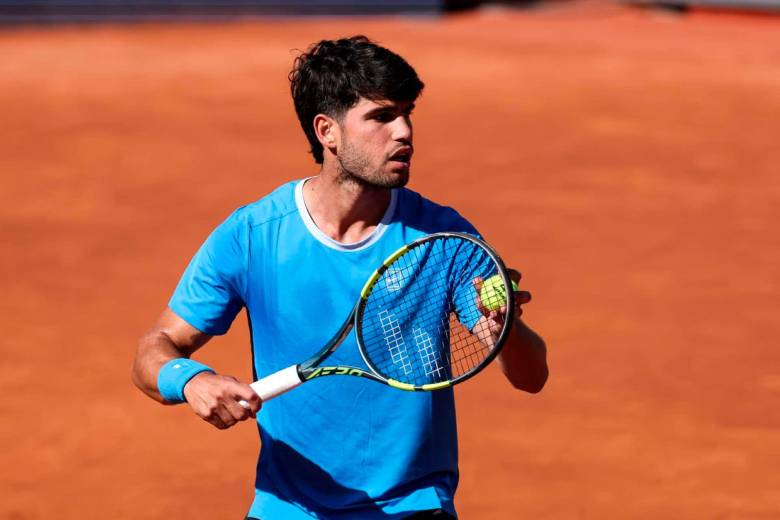 El tenista español Carlos Alcaraz, número 3 del ranquin ATP, está listo para regresar a la acción, tras estar fuera de competencia desde abril pasado. FOTO GETTY 