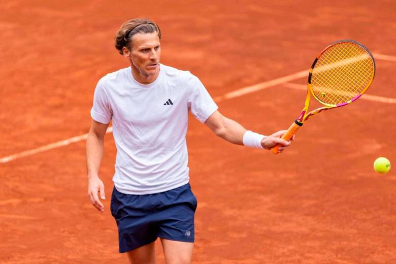 El uruguayo Diego Forlán elegido como el mejor jugador del Mundial de Sudáfrica ahora está dedicado al tenis. FOTO TOMADA @ITFTennis_es