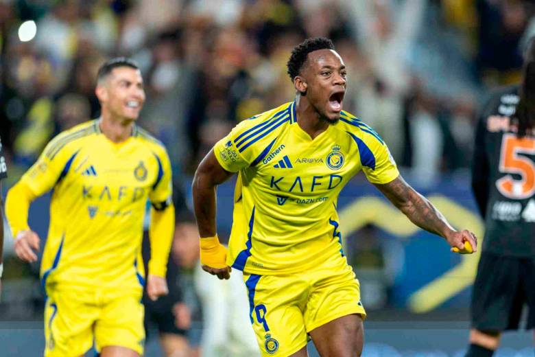 Jhon Jáder Durán celebra su tanto con el Al Nassr, su cuarto en dos partidos en la Liga Árabe. FOTO GETTY