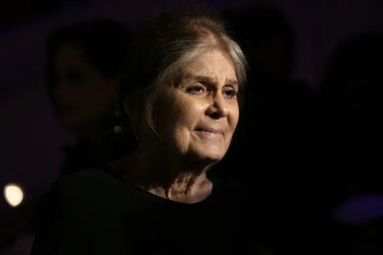 Gloria Steinem, periodista, activista y figura central del movimiento feminista estadounidense, murió el miércoles en su casa de Nueva York a los 92 años. FOTO Getty Images via AFP