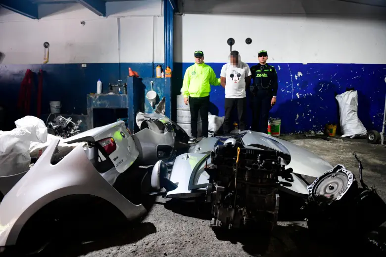 Durante los allanamientos también fue capturado un hombre en flagrancia, quien fue puesto a disposición de la Fiscalía. FOTO Cortesía Policía Metropolitana