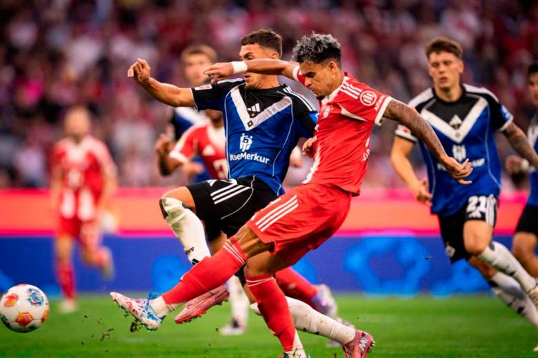 El colombiano Luis Díaz marcó con el Bayern Múnich por la tercera fecha de la Bundesliga. FOTO TOMADA X @FCBayern
