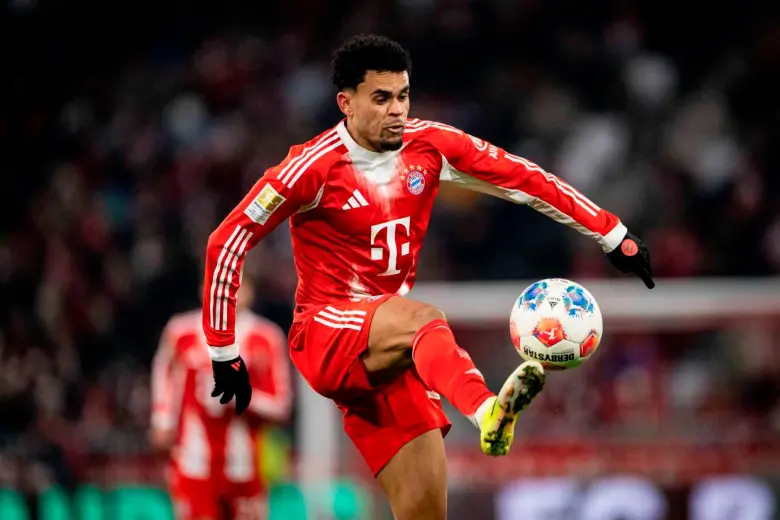 El Bayern Múnich logró otro triunfo y se mantiene en la parte alta de la Bundesliga. Harry Kane volvió a celebrar otro doblete. FOTO GETTY 