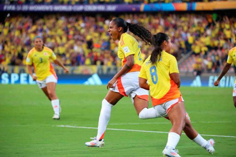 Mari José Álvarez celebra el tanto con el que Colombia abrió el marcador en el Atanasio ante México. FOTO: Cortesía FCF