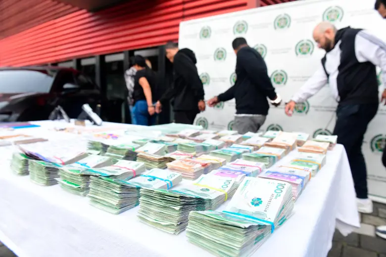 Desmantelan temida banda de Aranjuez: les incautaron armas, camionetas de alta gama y $216 millones en efectivo