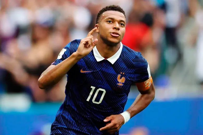 El francés Kylian Mbappé volvió a repetir como Botín de Oro en el Muundial, esta vez con 10 tantos en Norteamérica. FOTO GETTY 