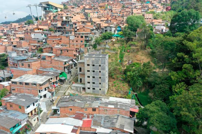 En total son cuatro torres las que contempla el proyecto y se espera que en agosto estén listas para entregar. FOTO Cortesía Alcaldía de Medellín