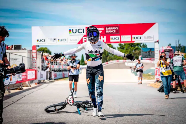 Aspi celebró el antioqueño Diego Arboleda su triunfo en Francia, para seguir con un año de resultados positivos. FOTO CORTESÍA Juan Felipe Duque