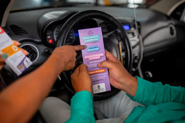 Capacitar al sector de transporte, turismo y comercio también es una de las acciones que se adelantan en el Distrito para prevenir el acoso a las mujeres y niñas. FOTO Cortesía Alcaldía de Medellín