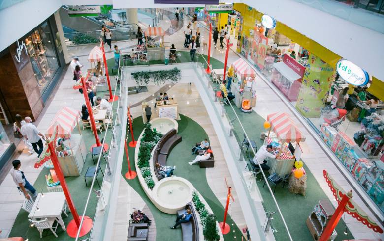 Disfrutar de lo simple, de esas pequeñas cosas que desbordan al ser de alegría y lo llenan de plenitud, es la propuesta del Mercadillo de Artes, Hobbies y Deportes, en Santafé Medellín.