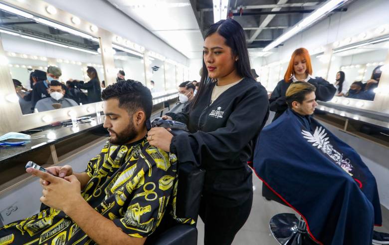  El oficio de barbero o barbera no tiene género. Foto: Manuel Saldarriaga Quintero.
