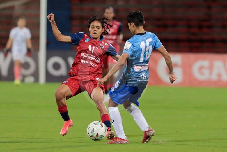 Las jugadoras de la Liga Femenina de Colombia están a la expectativa de los anuncios que se harán sobre el torneo para el próximo año. FOTO: CARLOS VELÁSQUEZ 