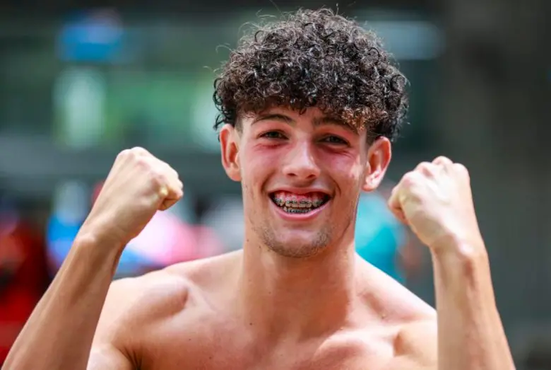 El antioqueño Emiliano Calle Bedoya, a sus 18 años se consolida como una de las nuevas joyas de la natación paisa y nacional, en sus pruebas de los 50 y 100 metros mariposa. FOTO MANUEL SALDARRIAGA 