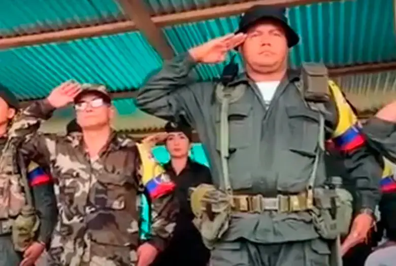 Desde agosto de 2024, los jefes de las disidencias de las Farc, “Mordisco” y “Calarcá”, partieron cobijas y se enemistaron. FOTO CAPTURA DE VIDEO