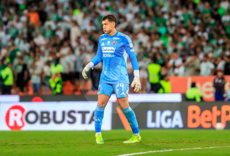 El arquero Washington Aguerre fue la gran figura del empate entre Nacional y DIM en el clásico paisa por la ida, en la final de la Copa Betplay. FOTO MANUEL SALDARRIAGA 