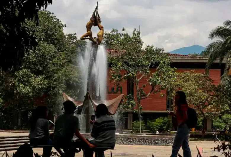 La Universidad de Antioquia acaba de pasar también por sus exámenes de admisión, en los que se presentaron más de 21.000 aspirantes para 5.882 cupos. FOTO: Manuel Saldarriaga