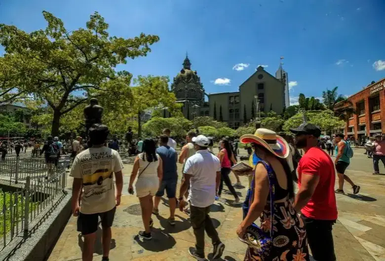 Medellín fue la segunda ciudad del país con mayor gasto de visitantes extranjeros con tarjeta durante el primer semestre de 2026, con US$187 millones. FOTO: EL COLOMBIANO