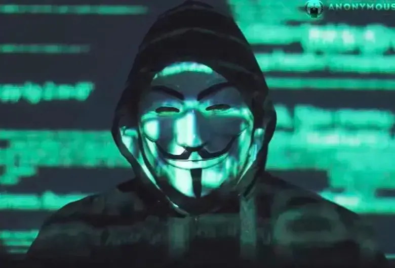 Los fraudes con inteligencia artificial, como la clonación de voz y las videollamadas falsas, ya circulan como servicios ilícitos en foros clandestinos del país. FOTO: Tomada de X Anonymous