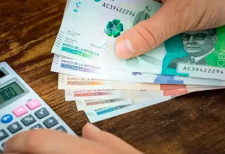 Empresas que incumplan el pago de la prima podrán recibir multas y sanciones laborales. FOTO: Shutterstock