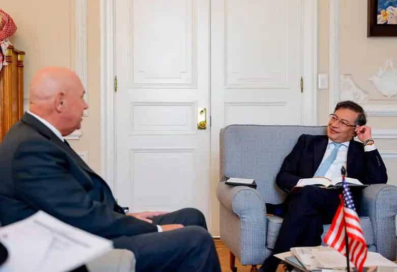 Petro se reunió meses atrás con McNamara en la Casa de Nariño. FOTO: PRESIDENCIA